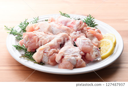 雞翅（生的，未煮熟的） 127487937