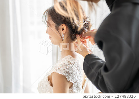 Hair and makeup bride wedding 127488320