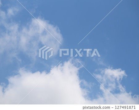 藍天白雲晴朗天空風景晴天 藍天白雲晴朗天空風景晴天 127491871