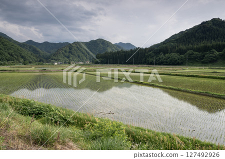 南會津的山脈和鄉村風光 南會津的山脈和鄉村風光 127492926