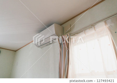 Home air conditioner 127493421