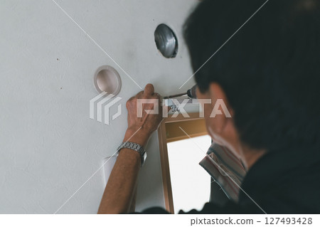 Remove the wall air conditioner, vents and curtain rails 127493428