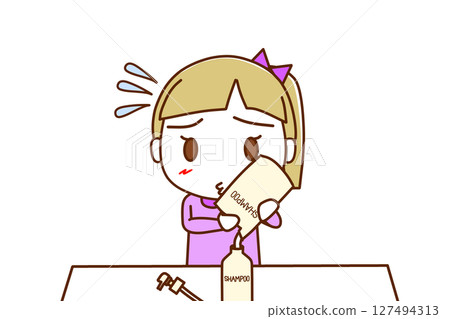 （前上半身）無名家事：白人女孩用完洗髮精後將洗髮精倒入瓶中 127494313