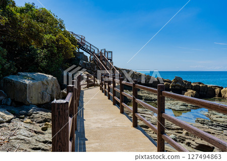The underwater promenade at Kanzakihana Park (Sasebo City) 127494863