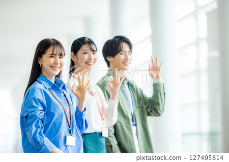 工作的商務人士 127495814