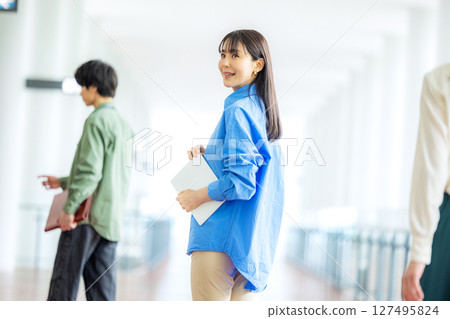 Business woman office corridor Business woman office corridor 127495824