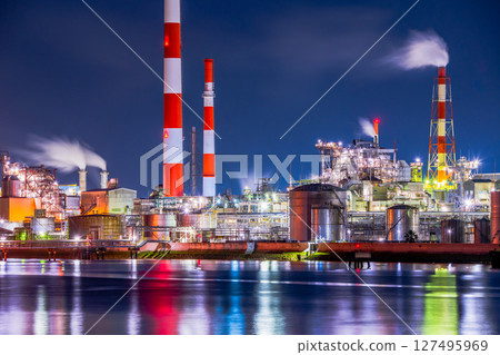 Hiroshima Prefecture, Otake City, Harumi Waterfront Park, Factory night view 127495969