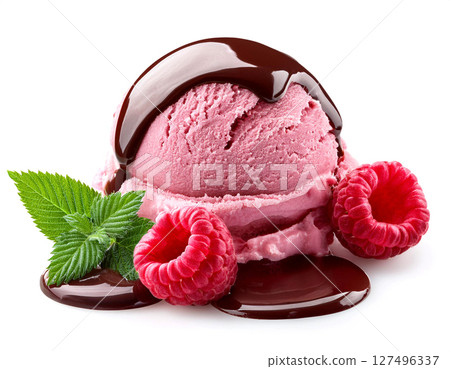 覆盆子冰淇淋和巧克力醬。 覆盆子冰淇淋和巧克力醬。 127496337