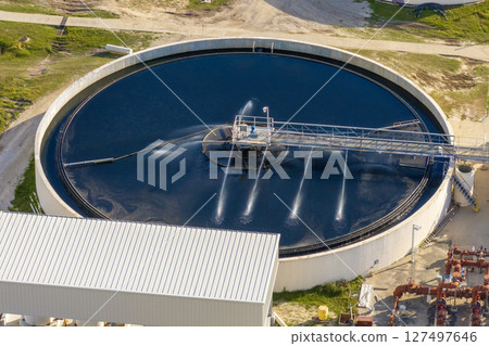 Large water treatment facility in Florida, USA 127497646