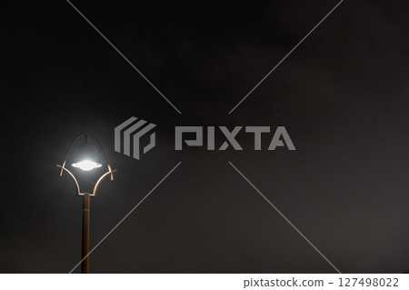 路燈 路燈 照亮 路燈 路燈 照亮 127498022