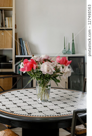 Scandinavian Kitchen Interior Dining Flowers vase 127498563