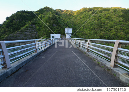 Scenery of Hase Dam in Kamikawa Town, Hyogo Prefecture 127501710