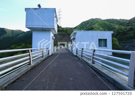 Scenery of Hase Dam in Kamikawa Town, Hyogo Prefecture 127501720