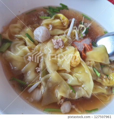 Wonton Soup with Pork Balls and Clear Broth Delight Wonton Soup with Pork Balls and Clear Broth Delight 127507961