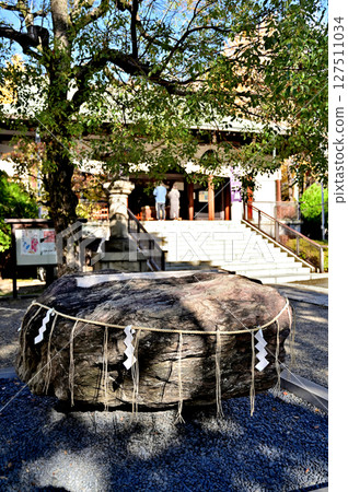 Walking around Kameido: Kameido Katori Shrine - Shoishi (Winning Stone) 127511034
