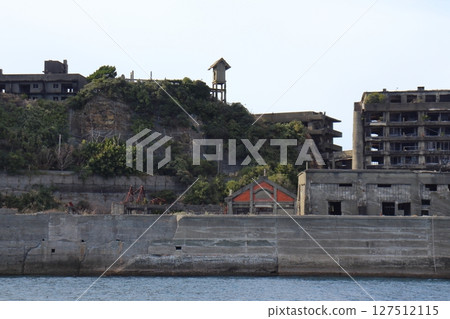 軍艦島(端島)東側有煤礦設施遺跡、端島神社遺跡 軍艦島(端島)東側有煤礦設施遺跡、端島神社遺跡 127512115