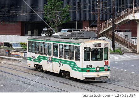 [Kumamoto City Tram] 1200 series (Main line: Hanabatakecho - Kumamoto Castle/City Hall) 127512384