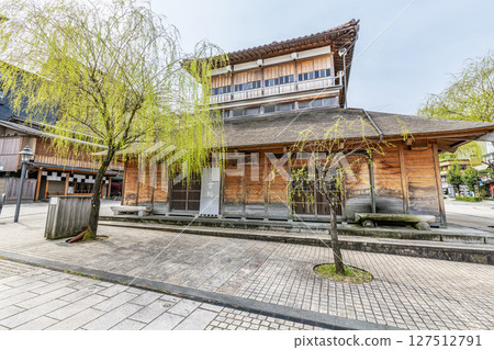 Kosoyu, the symbol of the famous hot spring area Yamashiro Onsen in Kaga City, Ishikawa Prefecture 127512791