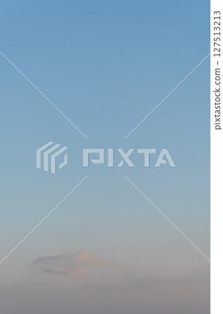 天空多雲，即將黃昏 127513213