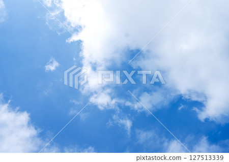 Summer sky, blue sky, summer, sunny, June [Tokyo] 127513339