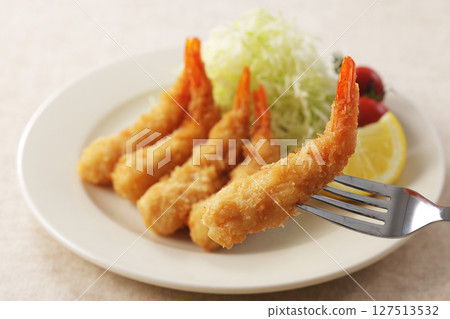 Crispy fried shrimp 127513532
