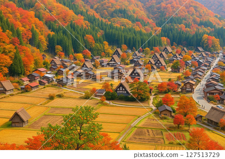 白川鄉：從荻町城跡展望台眺望秋日合掌村 127513729