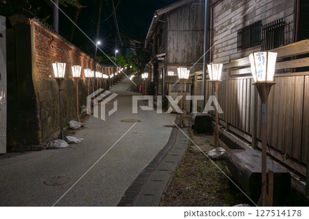 Night view of Aikawa-Kyomachi Street, Sado Island Night view of Aikawa-Kyomachi Street, Sado Island 127514178