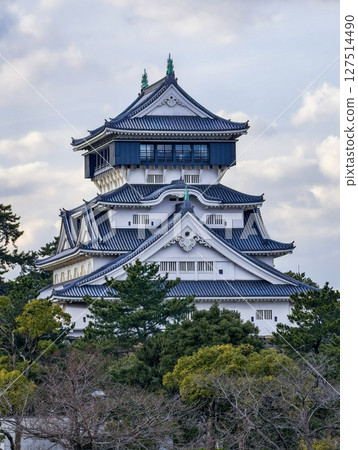 福岡縣北九州市的地標小倉城天守閣已修復完畢。頂層採用獨特的空造風格建造。 福岡縣北九州市的地標小倉城天守閣已修復完畢。頂層採用獨特的空造風格建造。 127514490