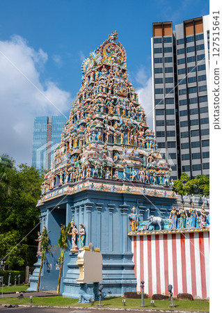 Gopuram tower of Sri Srinivasa Perumal Temple in Singapore 127515641