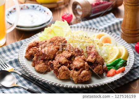 Deep-fried chicken wings Deep-fried chicken wings 127516159