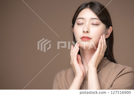 Women's beauty skin care Women's beauty skin care 127516900