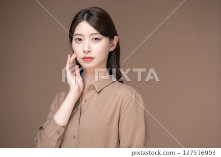 Women's beauty skin care 127516903