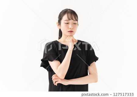 Woman, casual, worried Woman, casual, worried 127517333