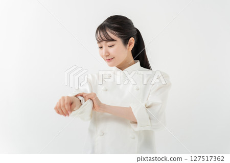 穿著廚師外套的女人 127517362