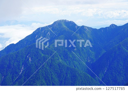 從野口五郎山頂眺望唐澤山 127517785