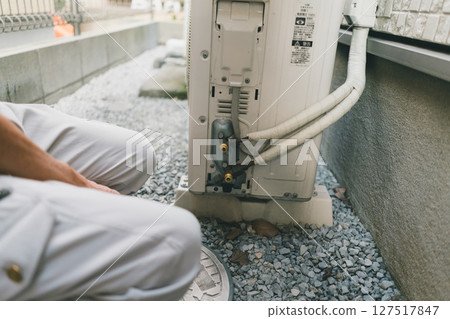 空調拆卸工作：拆除電氣蓋 127517847