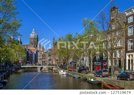 View of  basilica of St. Nicholas, Amsterdam, Netherlands 127519674