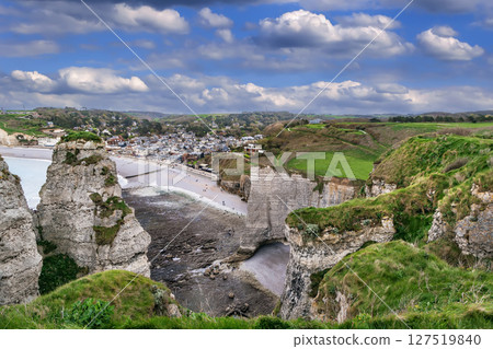 Cliffs in Etretat, France 127519840