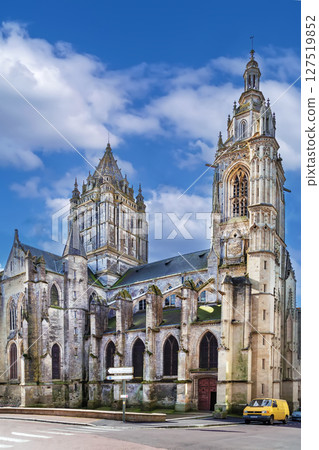 St. Peter church in Coutances, France 127519852
