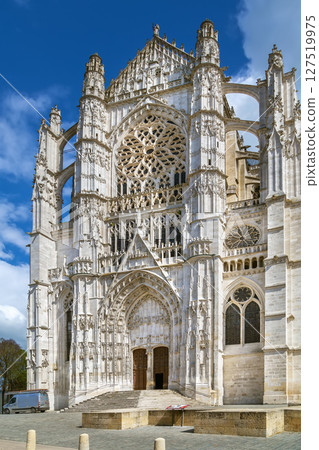 Beauvais Cathedral, France 127519975