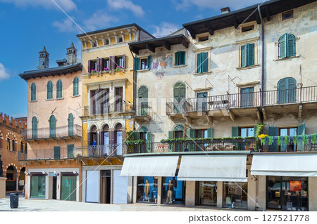 Piazza delle Erbe, Verona, Italy 127521778