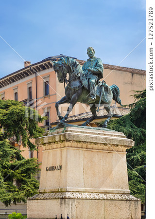Statue of Garibaldi in Verona, Italy 127521789