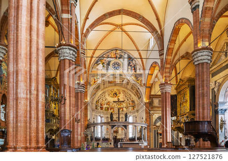 Verona Cathedral, Italy 127521876
