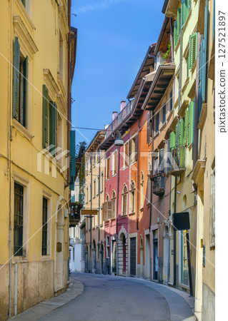 Street in Verona, Italy 127521897