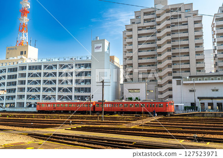 Kiha 47 series local train departing Tokushima Station, Tokushima City, Tokushima Prefecture 127523971