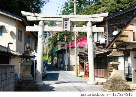 Torii gate of Hachiman Shrine in Kasumi, Kami Town, Hyogo Prefecture Torii gate of Hachiman Shrine in Kasumi, Kami Town, Hyogo Prefecture 127524515