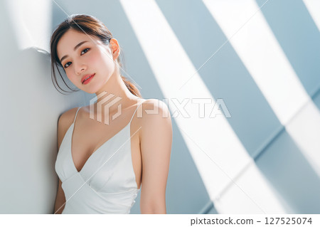 Portrait of an Asian woman (skin care/beauty salon) 127525074