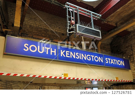 London "SOUTH KENSINGTON STATION" sign London "SOUTH KENSINGTON STATION" sign 127526781