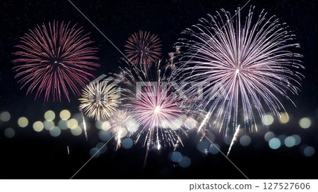 夜空中閃耀的煙火,美不勝收。帶邊距。 16:9 尺寸。 AI 生成素材。 夜空中閃耀的煙火,美不勝收。帶邊距。 16:9 尺寸。 AI 生成素材。 127527606