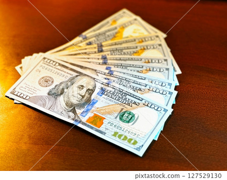 American dollar, 100 dollar bill 127529130